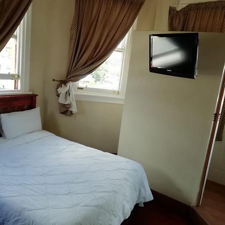 Victoria Hotel Pretoria-Noord Esterno foto