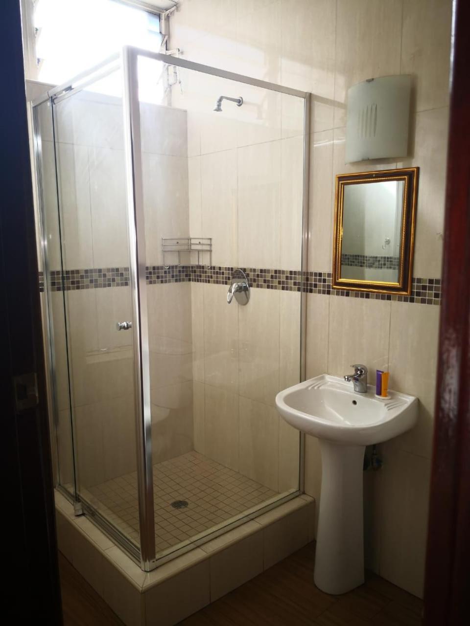 Victoria Hotel Pretoria-Noord Esterno foto