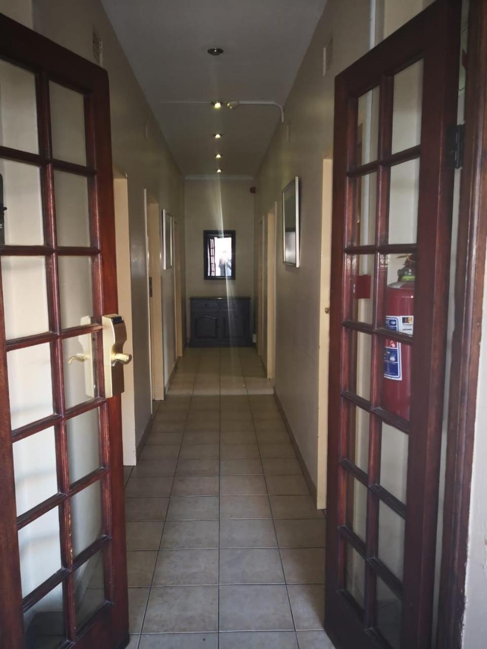 Victoria Hotel Pretoria-Noord Esterno foto