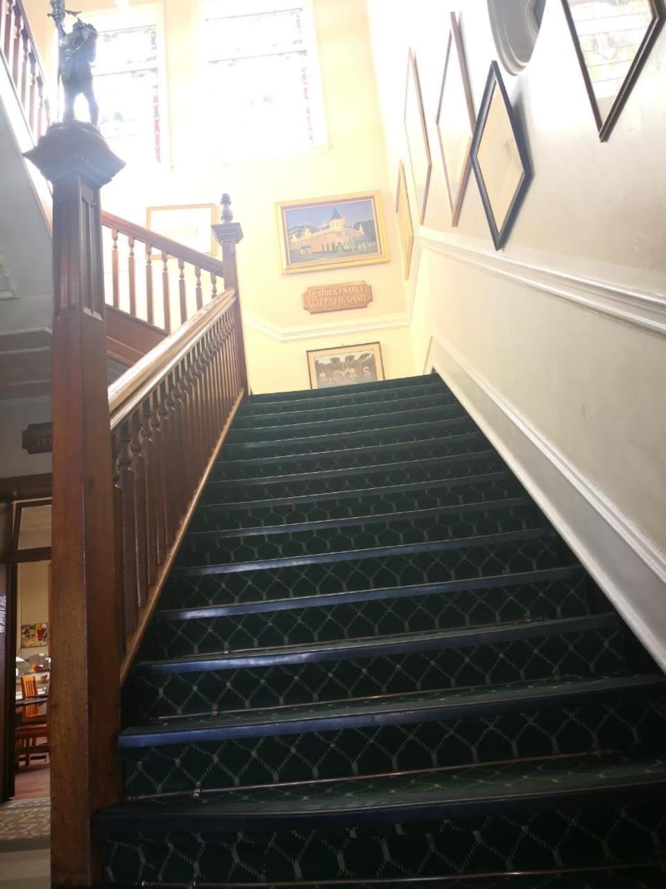Victoria Hotel Pretoria-Noord Esterno foto