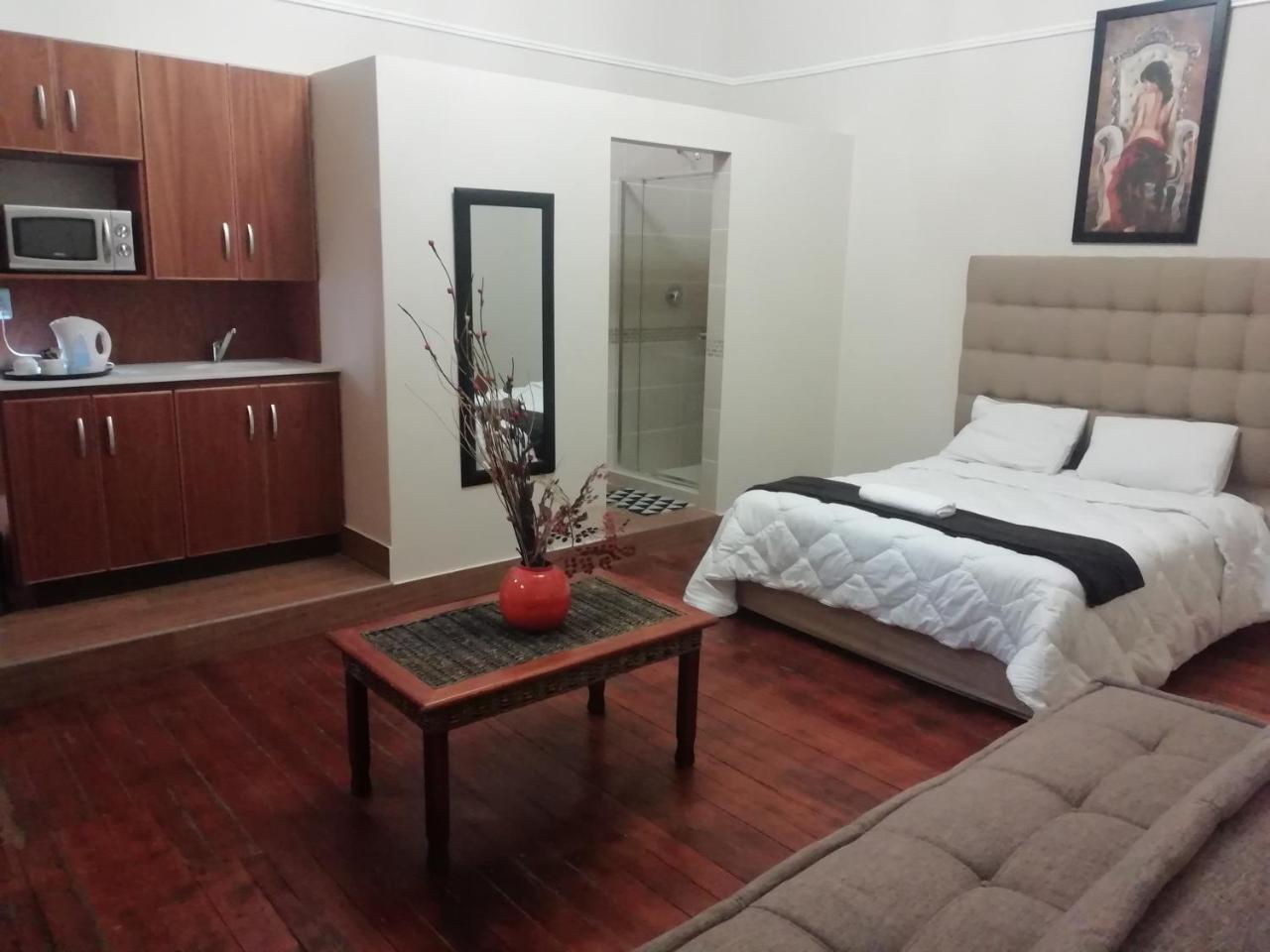 Victoria Hotel Pretoria-Noord Esterno foto